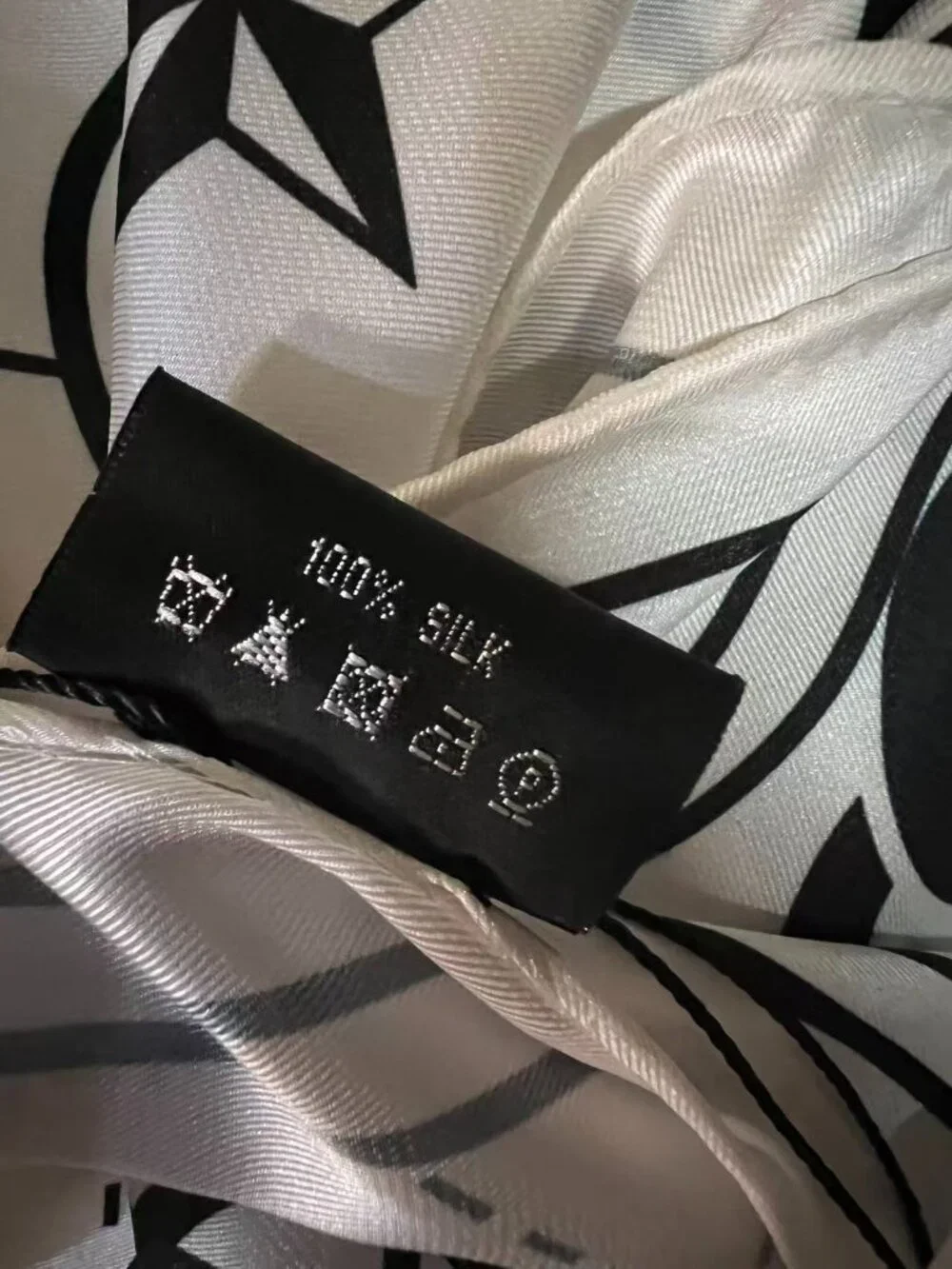 Chanel White CC Logo Silk Scarf 90cm - Picture 4 of 6